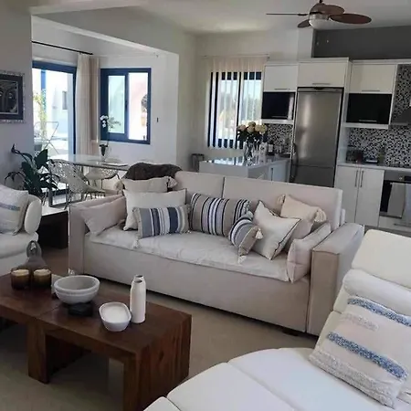 Modern 3 Bedroom Penthouse Appartement Paphos