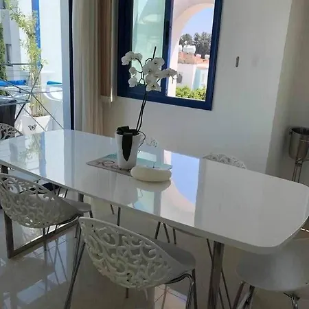 Modern 3 Bedroom Penthouse